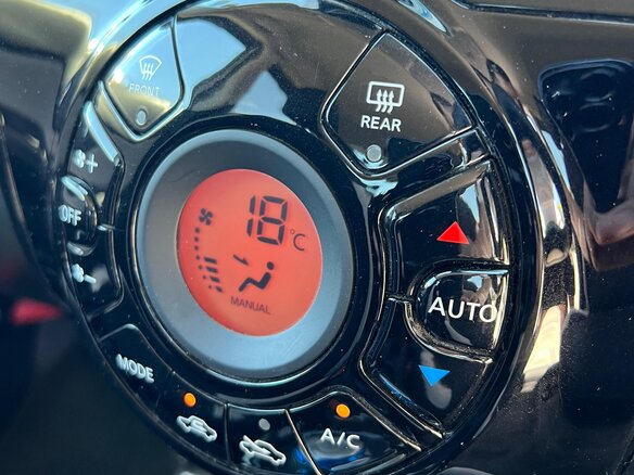 2020 Nissan Note e-Power II Рестайлинг, серебристый, 1465000 рублей - вид 18