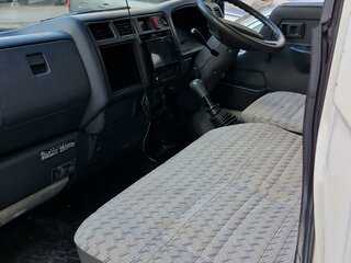 2001 Toyota Dyna, белый, 850000 рублей, вид 4