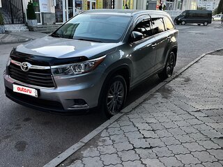 2014 Toyota Highlander III (XU50), серебристый, 2900000 рублей, вид 3