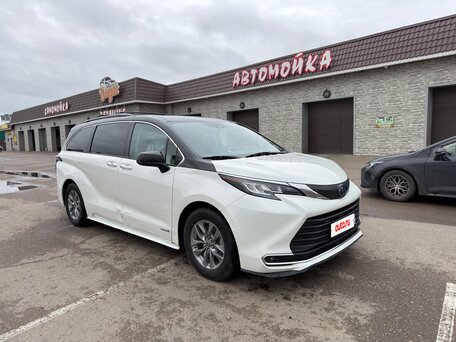 2021 Toyota Sienna IV, белый, 3900000 рублей, вид 3