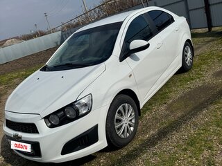 2015 Chevrolet Aveo II, белый, 730000 рублей, вид 1