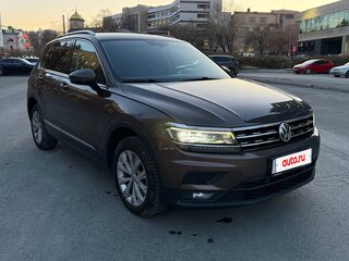 2017 Volkswagen Tiguan II, коричневый, 2350000 рублей, вид 3