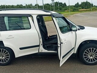 2012 Skoda Yeti I, белый, 700000 рублей, вид 5