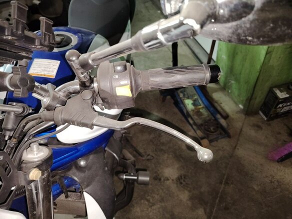 2011 Suzuki SFV 400 Gladius, синий - вид 5