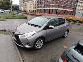2019 Toyota Vitz III (XP130) Рестайлинг 2, коричневый, 1140000 рублей, вид 2