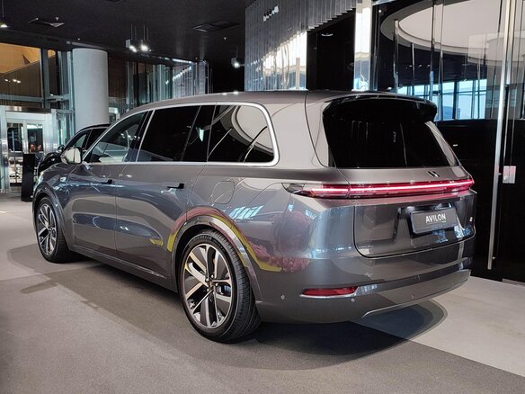 2023 Li Auto (Lixiang) L9 44.5 kWh I, серый, 6790000 рублей - вид 6