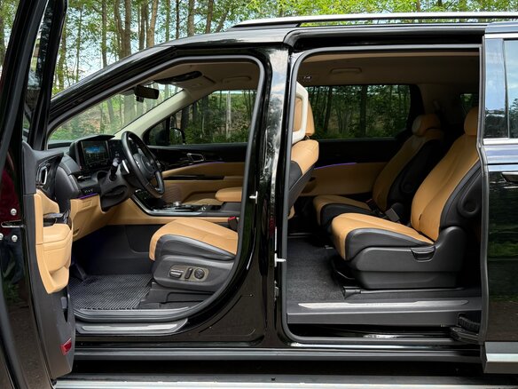 2020 Kia Carnival IV, чёрный, 4050000 рублей - вид 9
