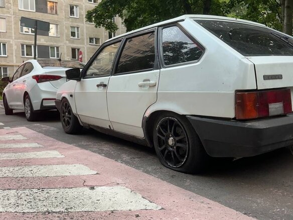 2000 Lada (ВАЗ) 2109, белый - вид 1