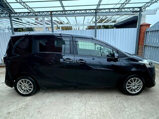 2015 Toyota Sienta II, чёрный, 1290000 рублей, вид 2