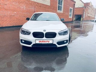 2015 BMW 1 серии 118i II (F20/F21) Рестайлинг, белый, 1600000 рублей, вид 3