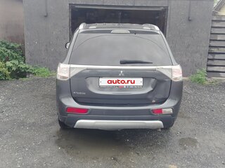 2014 Mitsubishi Outlander III Рестайлинг, серый, 1300000 рублей, вид 4