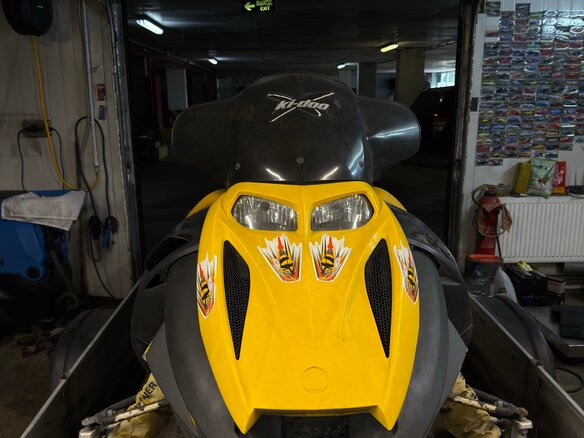 2005 BRP Ski-Doo Mach Z, жёлтый, 550000 рублей - вид 17