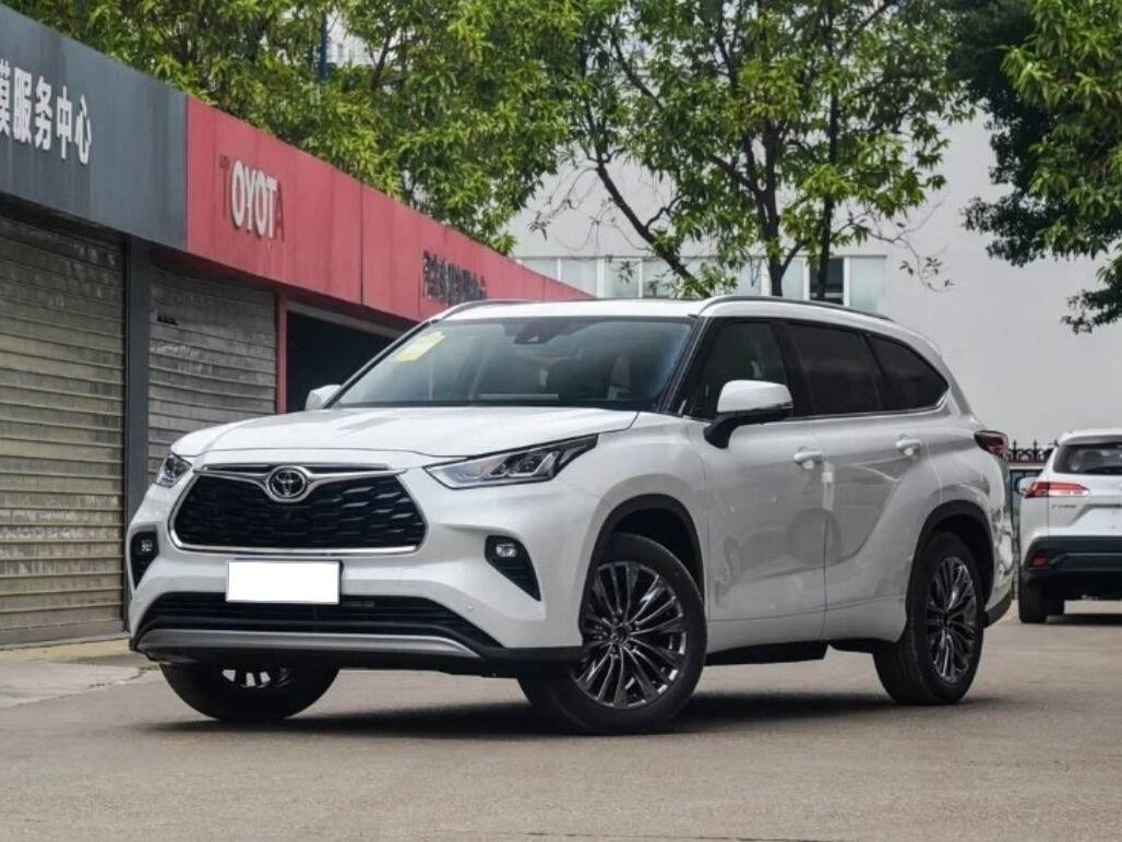 Открыть фотографии: Toyota Highlander IV (XU70)