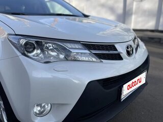 2015 Toyota RAV4 IV (XA40), белый, 2350000 рублей, вид 4