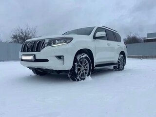 2018 Toyota Land Cruiser Prado 150 Series Рестайлинг 2, белый, 5900000 рублей, вид 1