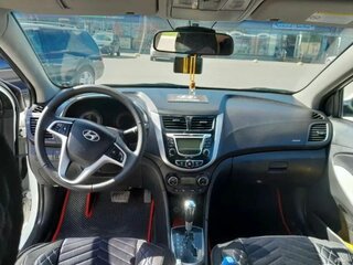 2013 Hyundai Solaris I, белый, 840000 рублей, вид 5