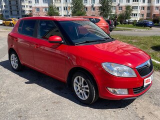 2010 Skoda Fabia II Рестайлинг, красный, 400000 рублей, вид 3