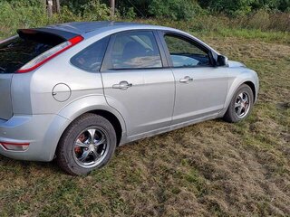 2010 Ford Focus II Рестайлинг, серый, 430000 рублей, вид 4