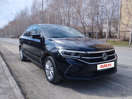 2021 Volkswagen Polo VI, чёрный, 2450000 рублей, вид 2