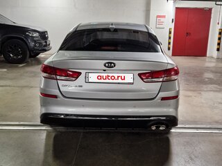 2019 Kia Optima IV Рестайлинг, серый, 1410000 рублей, вид 4