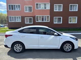 2022 Hyundai Solaris II Рестайлинг, белый, 1590000 рублей, вид 2