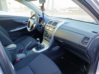 2011 Toyota Corolla X (E140, E150) Рестайлинг, серебристый, 1380555 рублей, вид 3