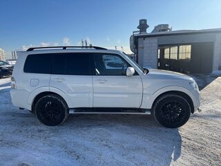 2012 Mitsubishi Pajero IV Рестайлинг 1, белый, 1799000 рублей, вид 5