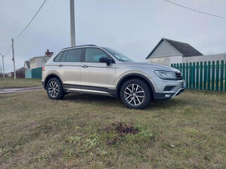 2019 Volkswagen Tiguan II, серебристый, 2490000 рублей, вид 4