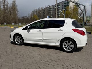 2011 Peugeot 308 I Рестайлинг, белый, 635000 рублей, вид 4
