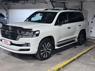 2018 Toyota Land Cruiser 200 Series Рестайлинг 2, белый, 6200000 рублей, вид 3