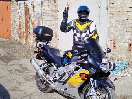 1999 Honda CBR 600F, чёрный, 450000 рублей, вид 3