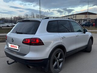 2012 Volkswagen Touareg II, серебристый, 1790000 рублей, вид 3