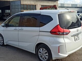 2018 Honda Freed+ II, белый, 1490000 рублей, вид 4