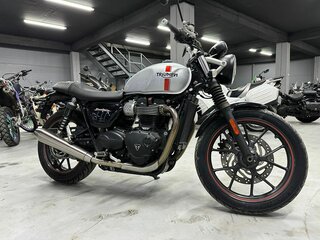 2016 Triumph Street Twin, серебристый, 590000 рублей, вид 1