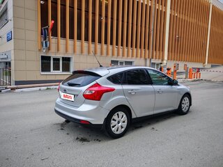 2011 Ford Focus III, серебристый, 680000 рублей, вид 3