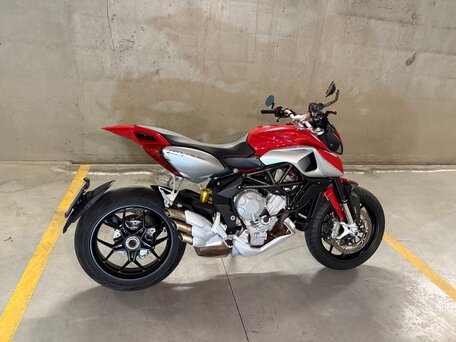 2014 MV Agusta Rivale 800, красный, 550000 рублей, вид 2