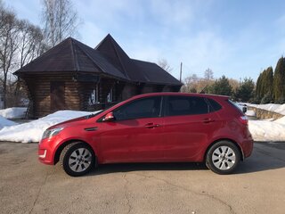 2014 Kia Rio 6-speed III, красный, 1150000 рублей, вид 4