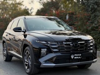 2025 Hyundai Tucson SWB IV Рестайлинг, чёрный, 4215200 рублей, вид 3