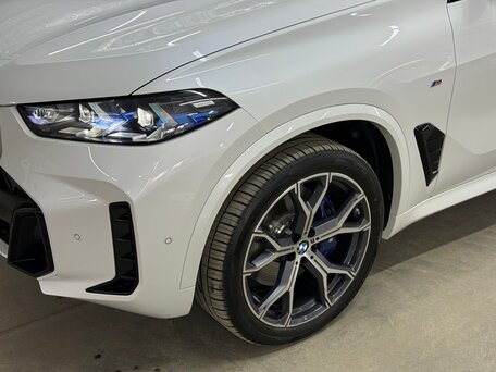 2024 BMW X5 40i IV (G05/G18) Рестайлинг, белый, 15160000 рублей, вид 2
