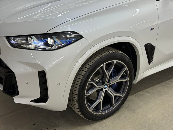 2024 BMW X5 40i IV (G05/G18) Рестайлинг, белый, 14999000 рублей - вид 1