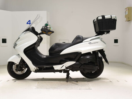 2009 Yamaha Majesty 400, белый, 250000 рублей, вид 3