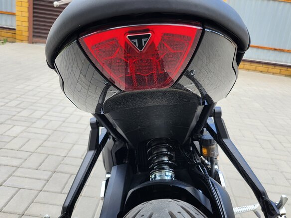2021 Triumph Trident 660, чёрный, 790000 рублей - вид 2