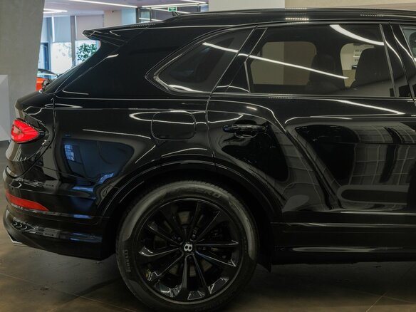2025 Bentley Bentayga I Рестайлинг, чёрный, 34500000 рублей - вид 21