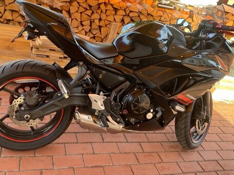 2017 Kawasaki Ninja 650, чёрный, 620000 рублей, вид 4