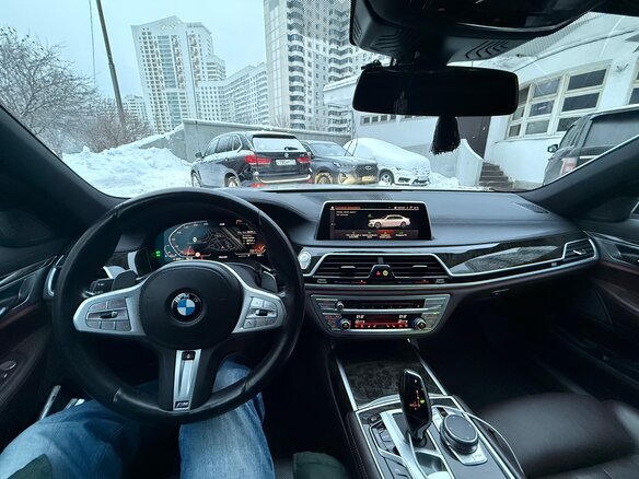 2020 BMW 7 серии 730i VI (G11/G12) Рестайлинг, белый, 4700000 рублей - вид 10