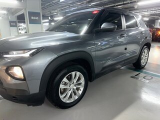 2021 Chevrolet TrailBlazer III, серый, 1660000 рублей, вид 2