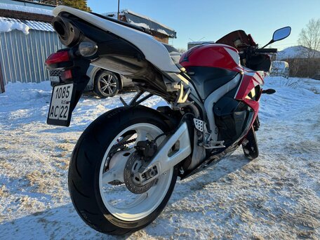2011 Honda CBR 600RR, красный, 690000 рублей, вид 5