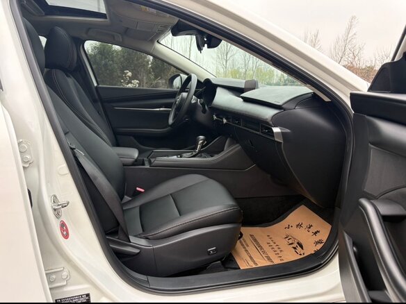 2021 Mazda 3 Axela IV (BP), белый, 1400000 рублей - вид 13