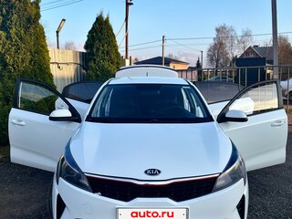 2021 Kia Rio IV Рестайлинг, белый, 1550000 рублей, вид 1