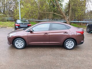2021 Hyundai Solaris II Рестайлинг, коричневый, 1380000 рублей, вид 4
